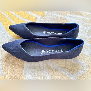 Rothy’s Point in Navy size 8.